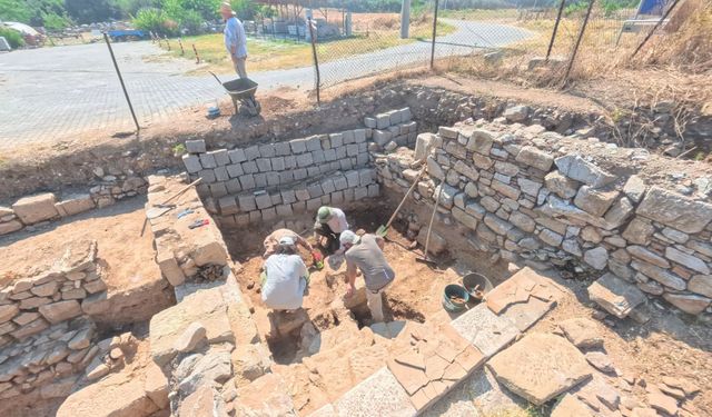 2 Bin 700 yıllık Parion'da heyecanlandıran kazı çalışması; Binlerce yıllık kalıntılar araştırılıyor!
