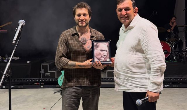 Gökçeada’da 30 Ağustos Ufuk Beydemir konseriyle kutlandı