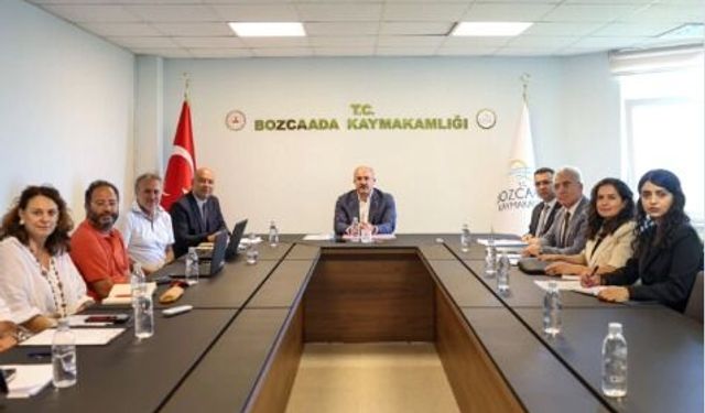 Bozcaada’nın geleceği masaya yatırıldı: İmar, atık yönetimi, tarım ve turizm görüşüldü