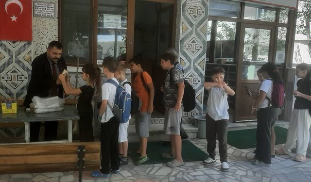 “Yörük Eliyle, Yörük Gönlüyle” 18 Mart Camii'nde çocukları sevindirdi