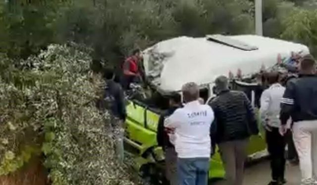 Gökçeada'da minibüs devrildi: 1 ölü, 2 yaralı
