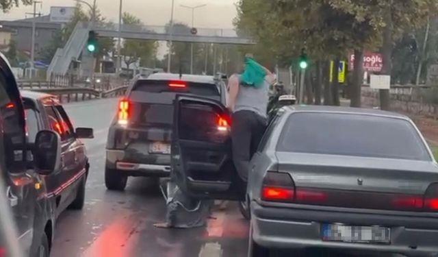 Köpeğin vatandaşı ayağından ısırıp sürüklediği anlar