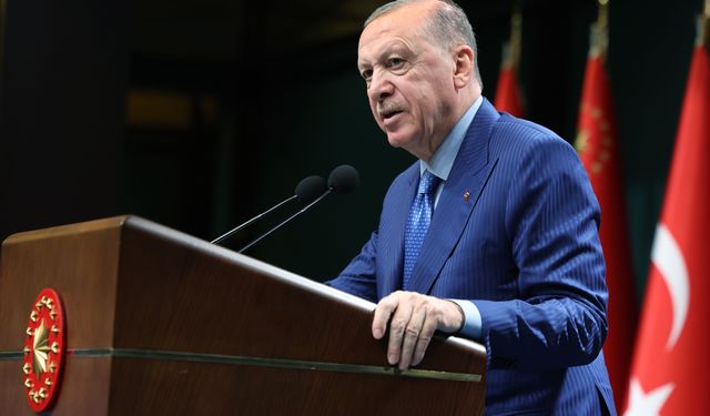 Cumhurbaşkanı Erdoğan: "Finansal sistemimize sirayet etmiş herhangi bir risk mevzubahis değildir"