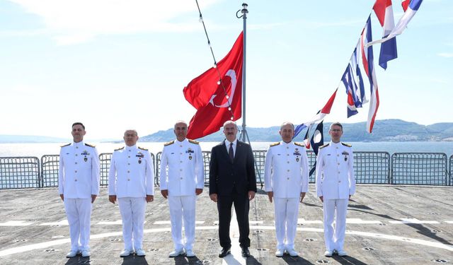 Vali Toraman’dan TCG Sancaktar’a ziyaret