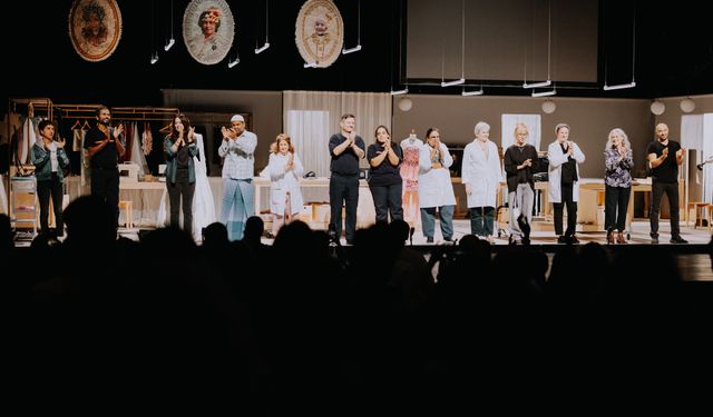 İstanbul Tiyatro Festivali Lacrima ile Açıldı