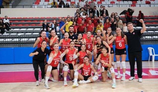 ÇOMÜ Kadın Voleybol Takımı’ndan Sahada Net Galibiyet: 3-0