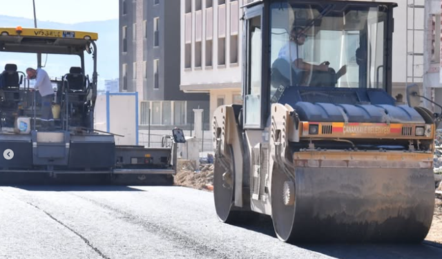 Çanakkale Belediyesi’nden Şehit Ömer Halisdemir Caddesi’nde Asfalt Çalışması