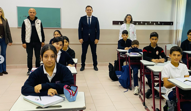 Kadir Aydın’dan Hakimiyet-i Milliye Ortaokuluna ziyaret