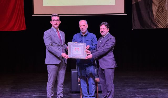Ezine’de camilerin toplumsal rolü ele alındı