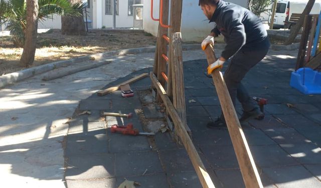 Bozcaada’da Çocuk Parkları Yenilendi
