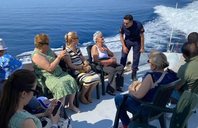 Ayvacık’ta huzurevi sakinleri denizde huzur buldu