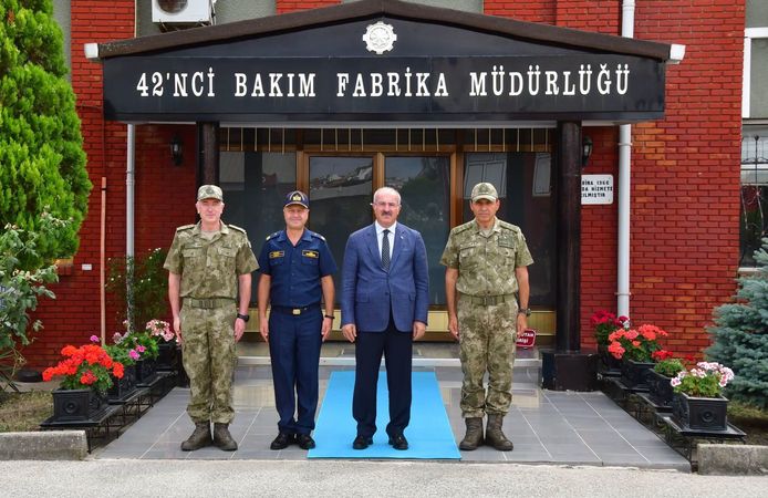 Çanakkale Valisi Ömer Toraman, 42'nci Bakım Fabrika Müdürlüğü'nde