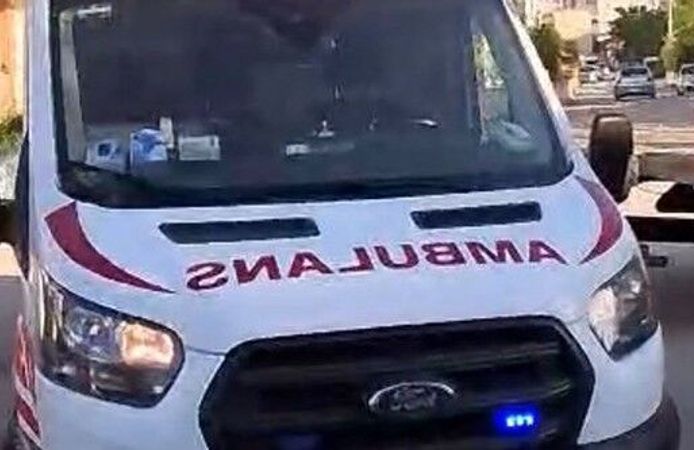 Kamyonetini tamir derken altında kaldı!