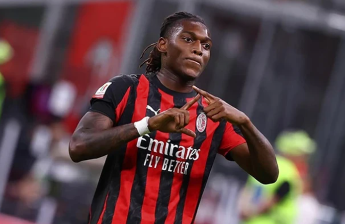 Rafael Leao'dan transfer iddialarına yanıt! Fenerbahçe ve Galatasaray sözleri gündemde