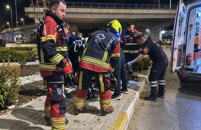 Bandırma-Bursa yolunda iki araç çarpıştı, kameralar saniye saniye kaydetti
