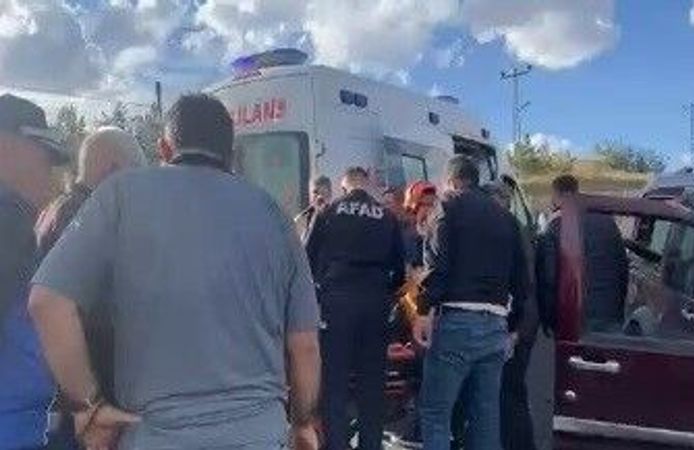 Kars'ta trafik kazası: 2 yaralı!
