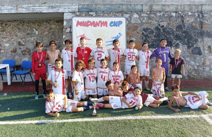 Kepez Hamidiye Spor, Mudanya Cup’ta namağlup şampiyon oldu