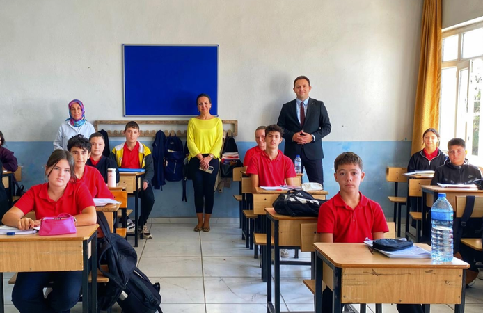 Kadir Aydın, Evreşe’de eğitim çalışmalarını inceledi