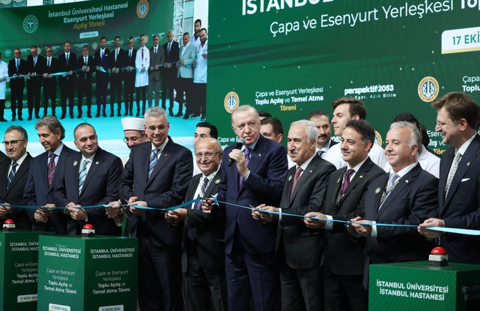 Cumhurbaşkanı Erdoğan: "38 bin hekim dışı personel alacağız"