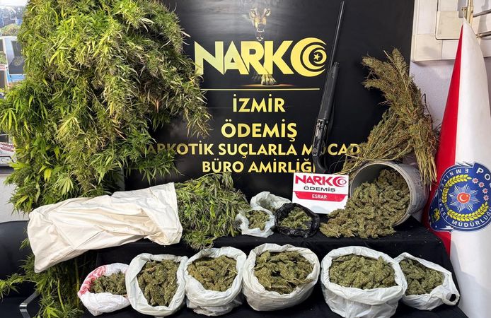 Uyuşturucu baskınları: 7 kilo esrar ve binlerce hap ele geçirildi!