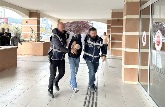 Etrafa rastgele ateş açtı, 5 kişiyi yaraladı!
