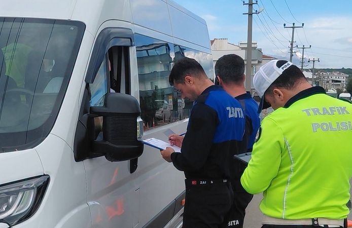 Lapseki'de öğrenci servis araçlarına denetim!