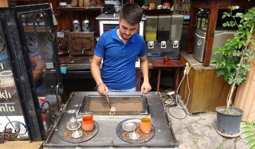 Assos’ta Kumda Kahve Keyfi