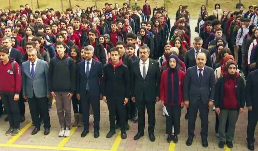81 İlde tüm okullarda 1 dakikalık saygı duruşu