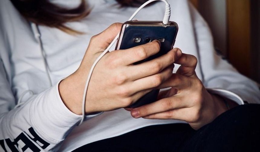 Telefon Neden Yavaş Şarj Olur?