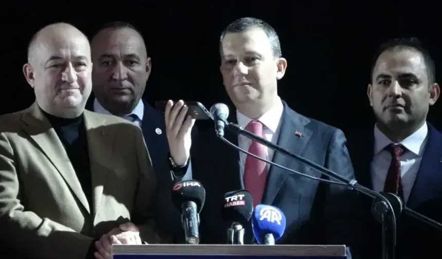 Cumhurbaşkanı Erdoğan, Gelibolu'daki ilçe kongresine telefonla bağlandı