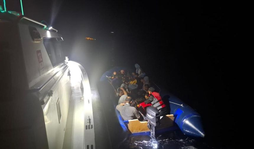 Ayvacık açıklarında 36 kaçak göçmen yakalandı