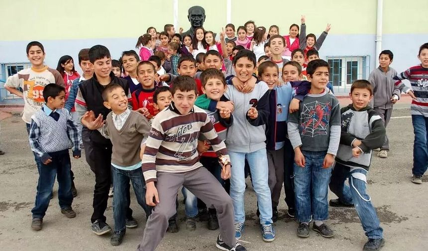 Okullarda serbest kıyafet dönemi sona eriyor
