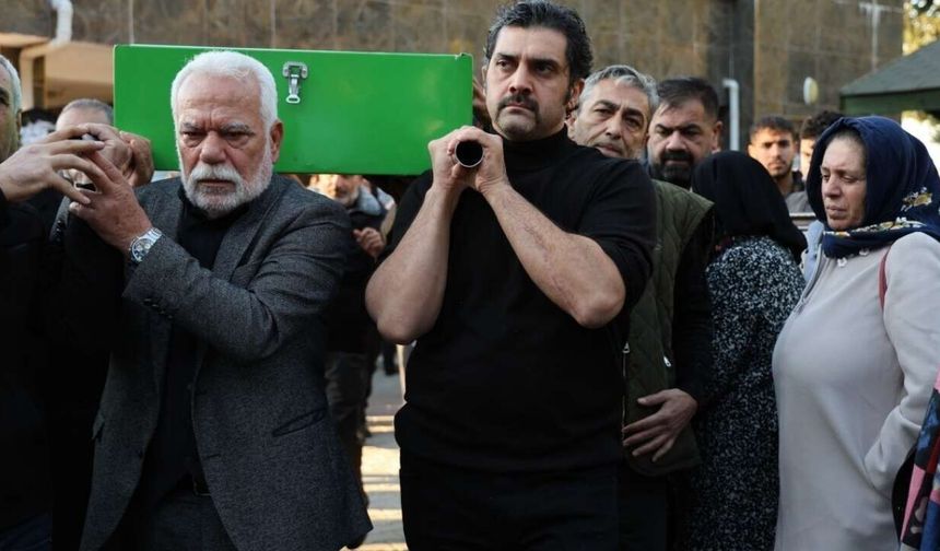 Ünlü şarkıcı Bayhan’dan acı haber geldi!
