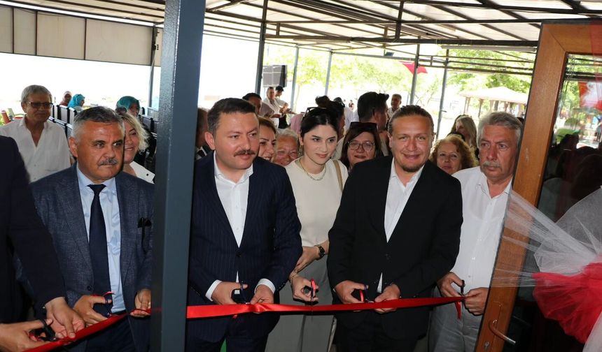 Lapseki’de Hayat Boyu Öğrenme Haftası Sergisi Açıldı