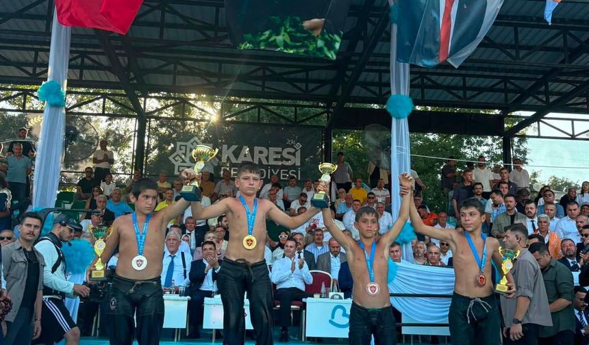 Bayramiçli Yusuf Eymen Arlı Geleneksel Güreşlerde Şampiyon Oldu