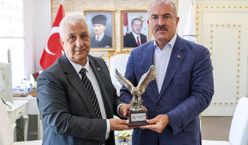 1903 Çanakkale Beşiktaşlılar Derneği'nden Vali Toraman'a Ziyaret