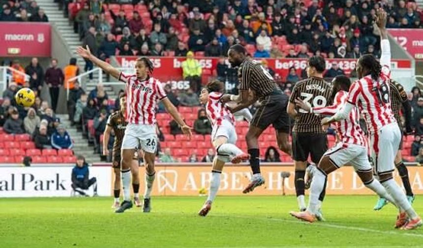 Stoke City Hull City maç özeti ve golleri izle! İngiltere Lig Kupası'nda üst tura yükselen takım belli oldu