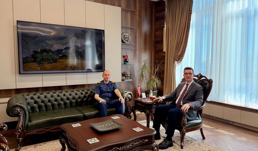 Ezine’de Kaymakam Kaptanoğlu’na İki Önemli Ziyaret