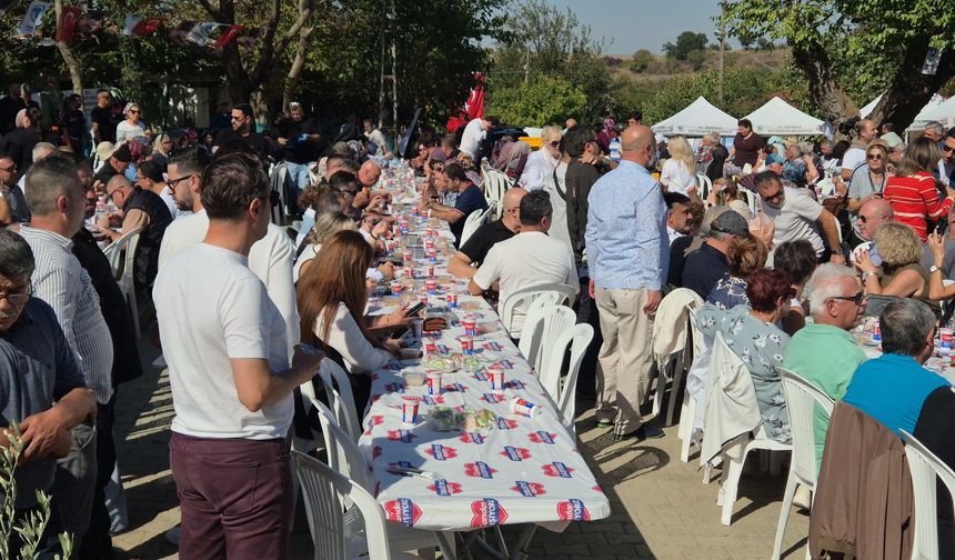 Türk ve Yunan mübadil torunları aynı sofrada buluştu