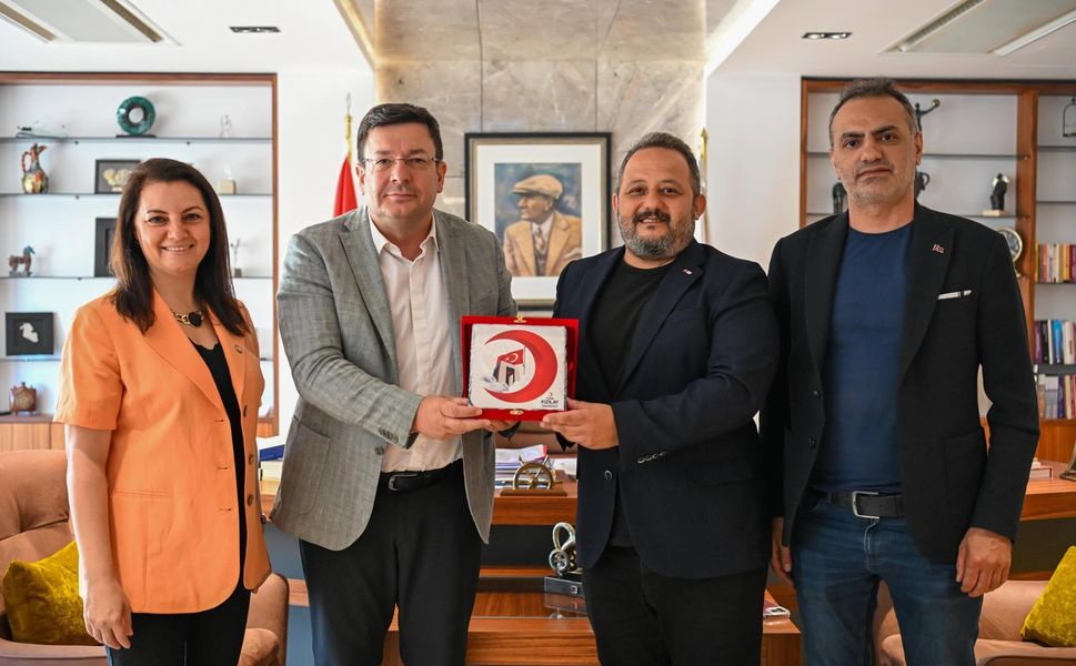 Kızılay’dan Başkan Erkek’e ziyaret