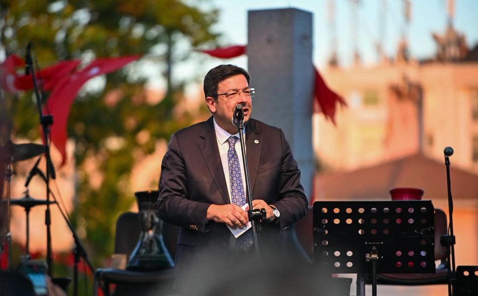 CUMHURİYET MEYDANI 2. ETAP AÇILDI