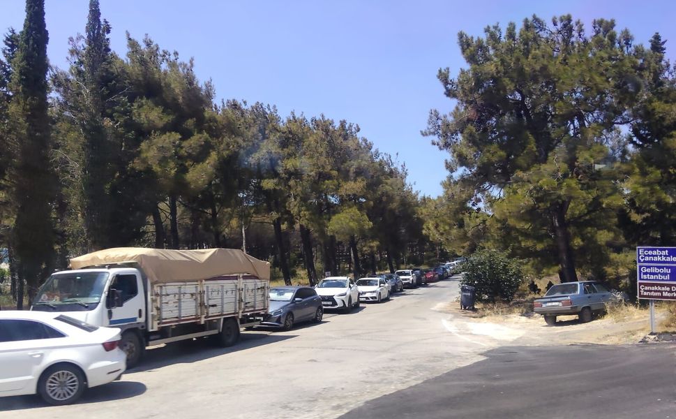 Yaz geldi, adalara ilgi arttı: Çanakkale'de feribot kuyrukları oluştu