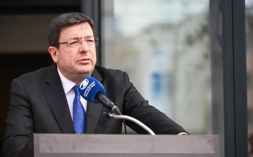 Çanakkale siyasetinde tarihi gün: CHP'li isimler Özgür Özel'in Yeni Parti'ye geçiyor