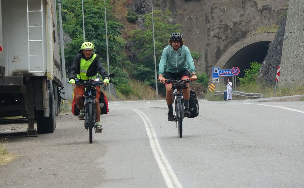 Çanakkale'den Pedal Bastı, Memleketi Artvin'de Alkışlarla Karşılandı