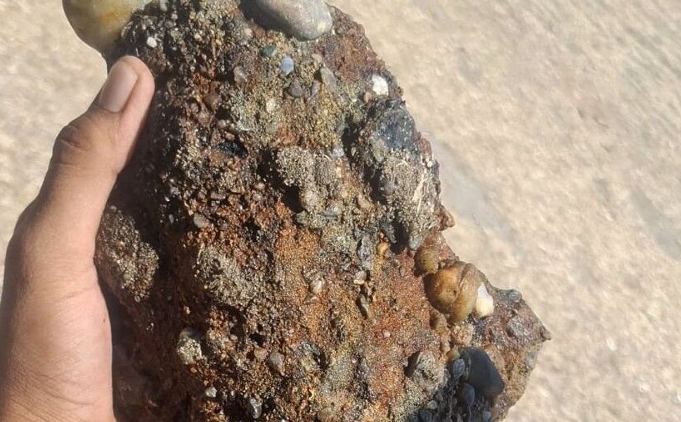 Kepez Halk Plajında patlamamış askeri mühimmat bulundu