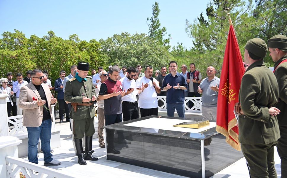 Şehit Yarbay Hüseyin Avni Bey kabri başında dualarla anıldı