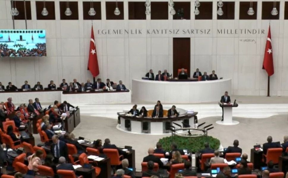 ÇANAKKALE’DE SİYASETİN GÜNDEMİ ÇERÇEVE YASA: “PAZARLIK MI, BARIŞ MI?”