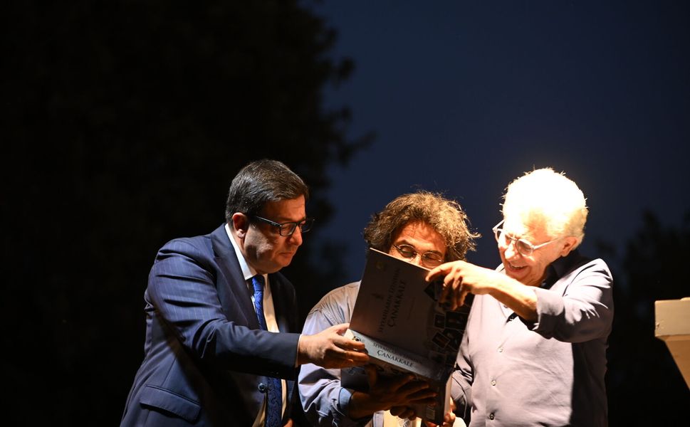 Troya’da 63. Kez Barışın Sesi Yükseldi: Homeros Ödülü Zülfü Livaneli’ye Takdim Edildi