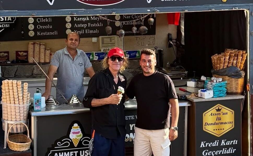 Soner Arıca’nın tatil rotası Assos oldu