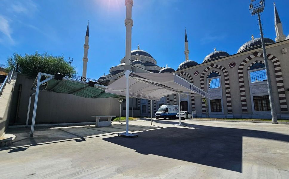 Çanakkale Belediyesi'nden camilere tente desteği!